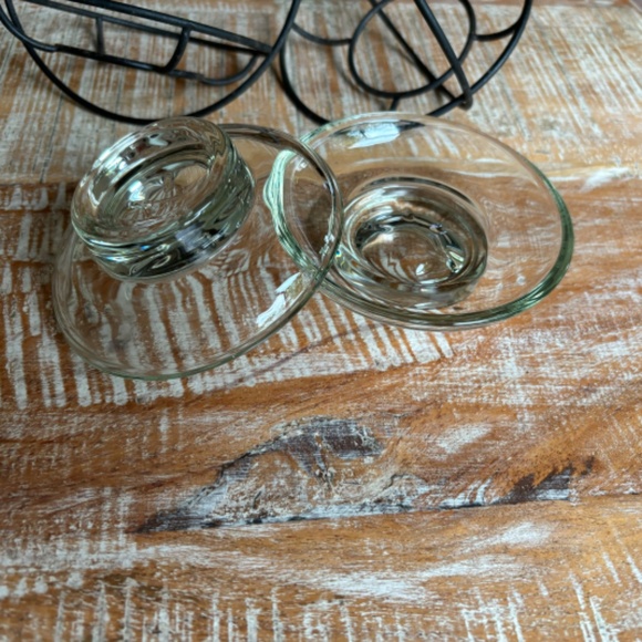 Bolite Bird Feeder - 2 Glass Trays and 2 Metal Hangers - Multipurpose - Picture 3 of 8